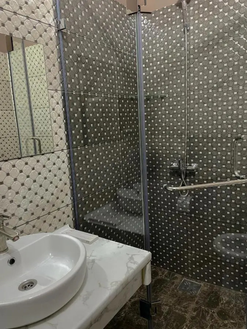 Hotel Nomad (Номад)