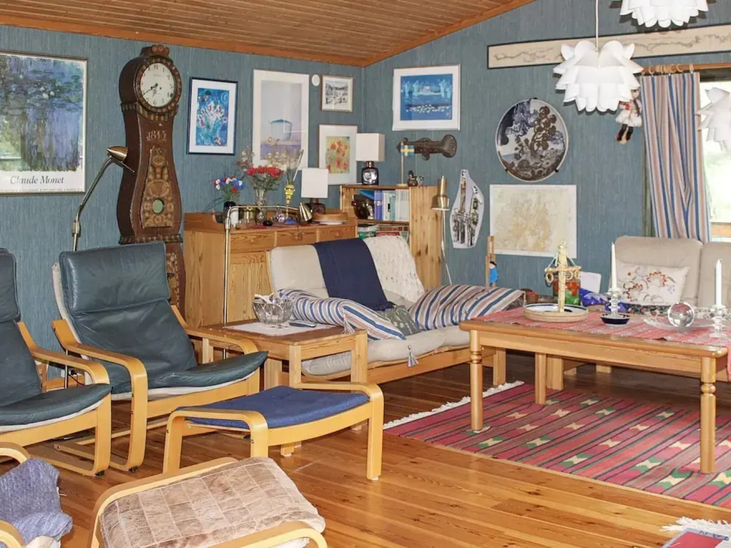 Scenic Lakeside Cottage-by Traum