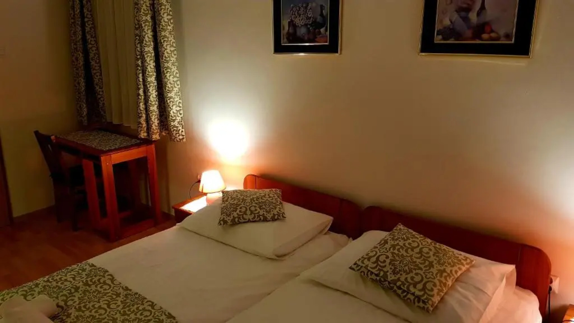 Pokoje gościnne vis a vis Retro