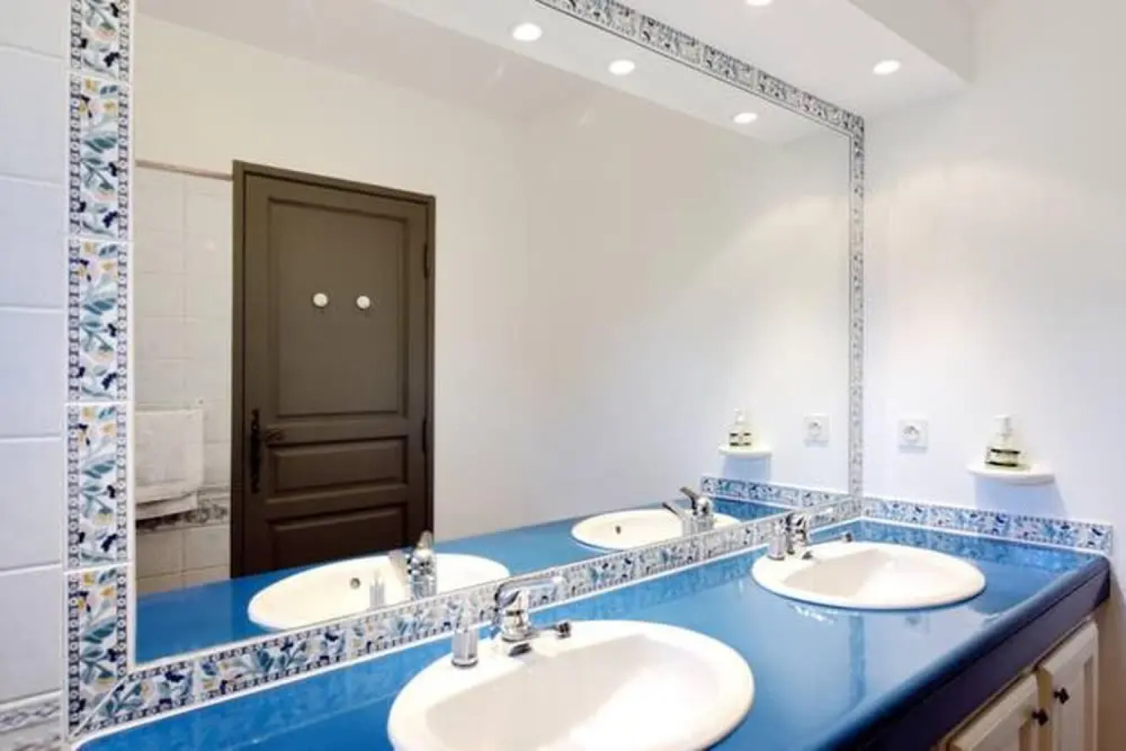 Villa With 3 Bedrooms in Mallemort, With Wonderful Lake View, Private Pool, Furnished Garden - 32 km From the Beach