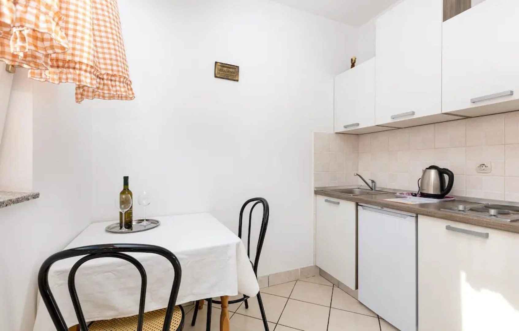 Beautiful Home in Rasopasno With Wifi and 1 Bedrooms