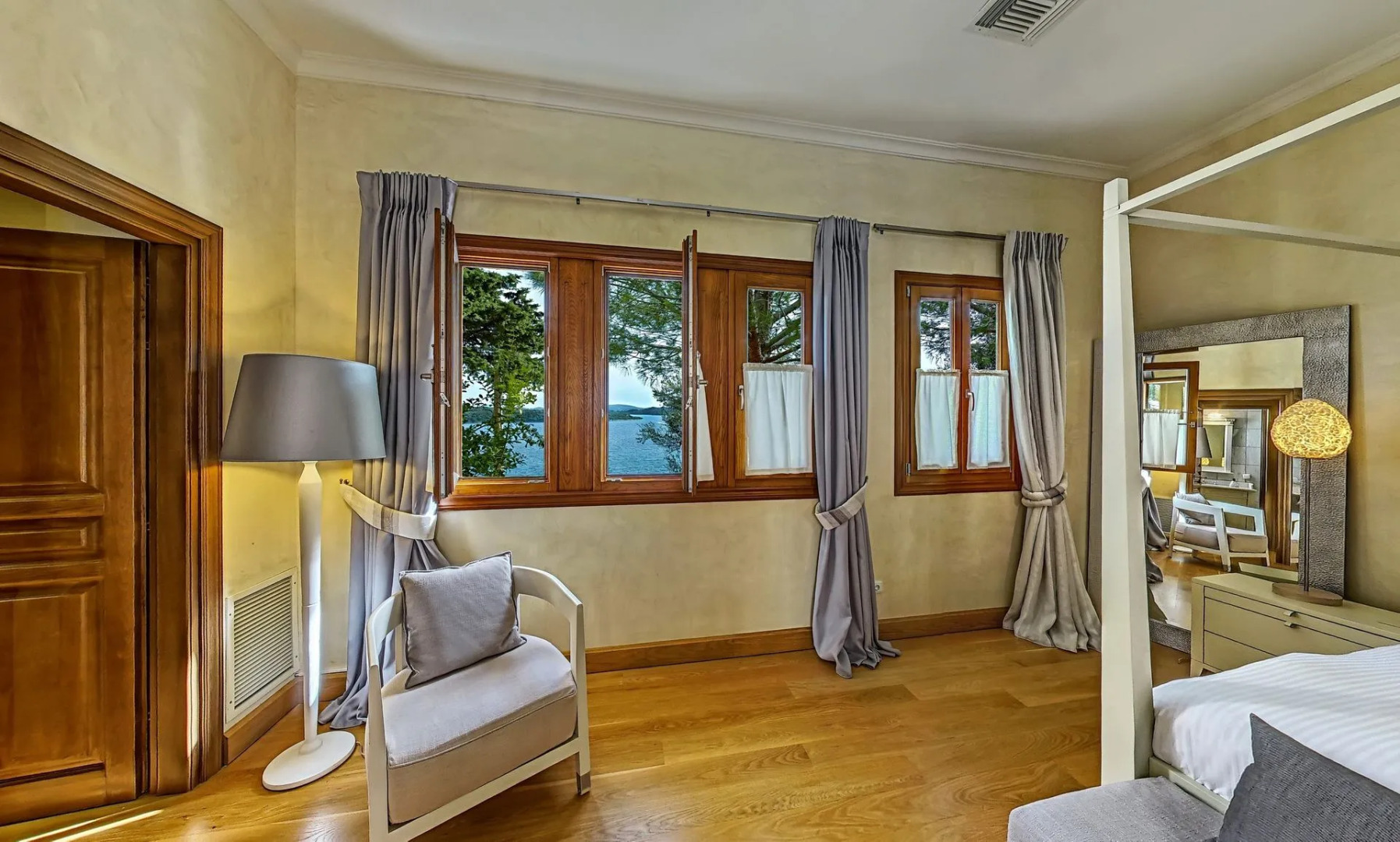 Villa Veneziano – Suites & Villa.