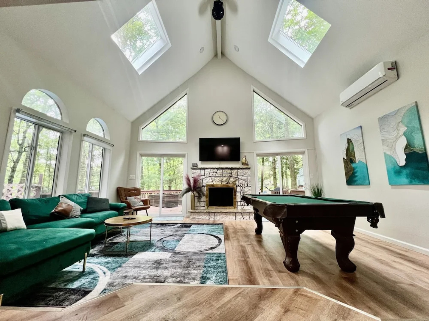 Luxury Family Escape Hottub/sauna/billiard/pool 4 Bedroom Home by RedAwning