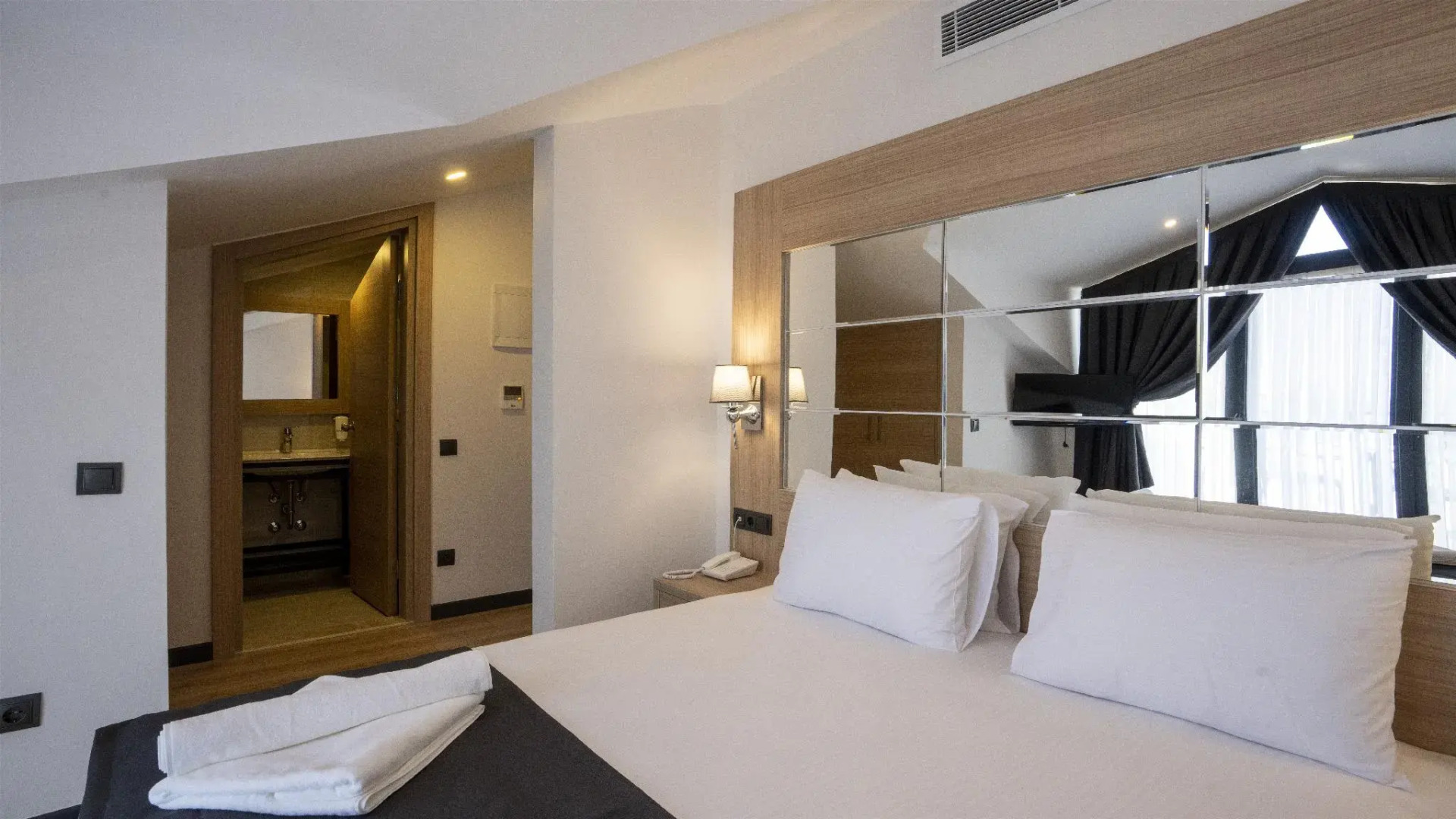 Alesta Seaside Residence