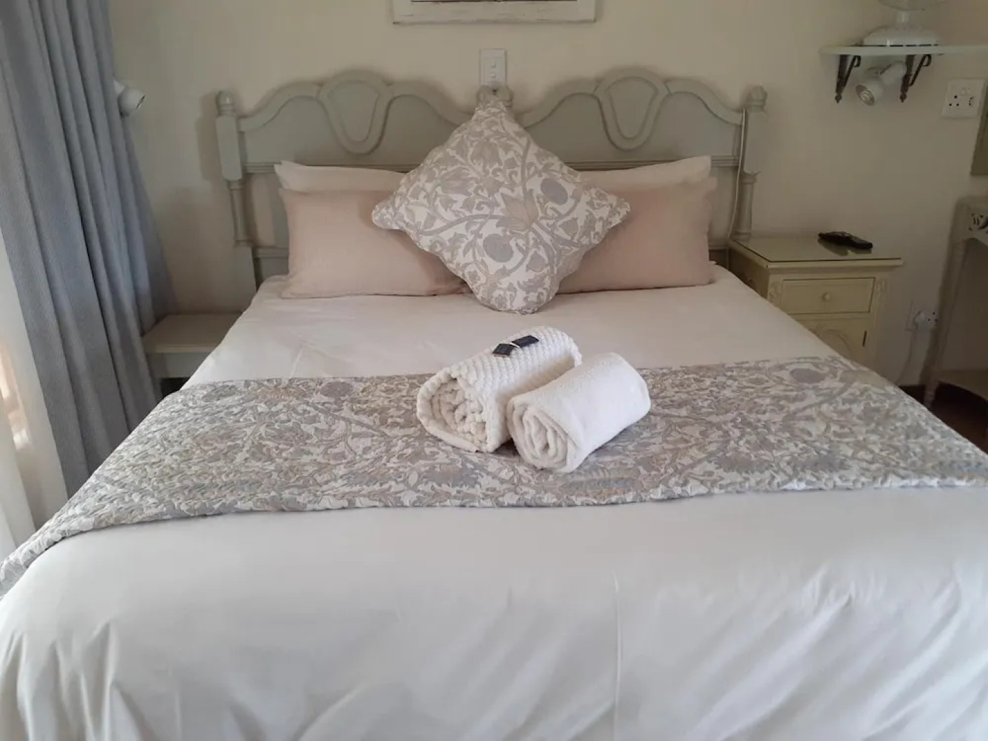 Sandstone Chameleon Guest House