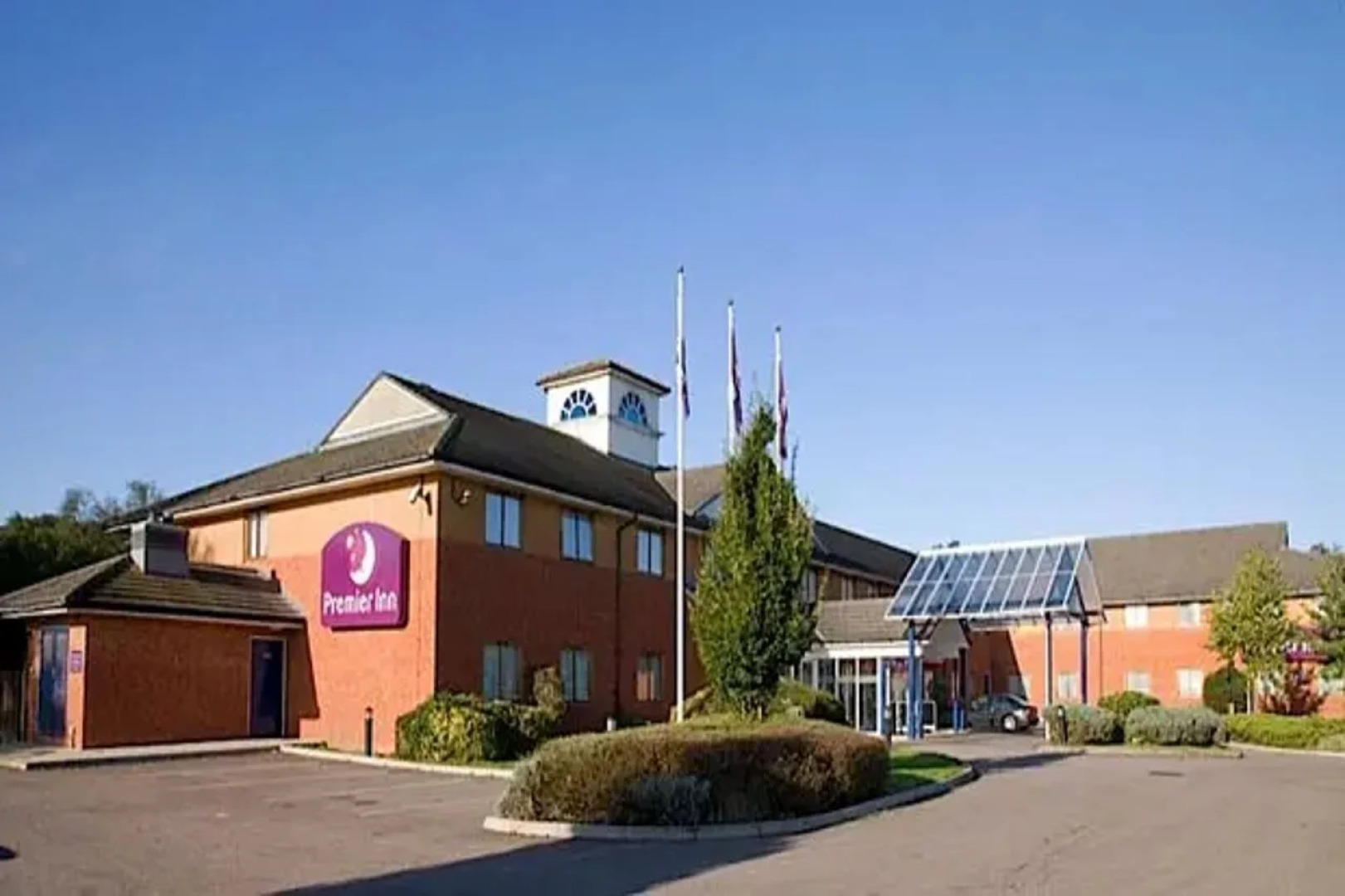 Premier Inn Luton South - M1 J9