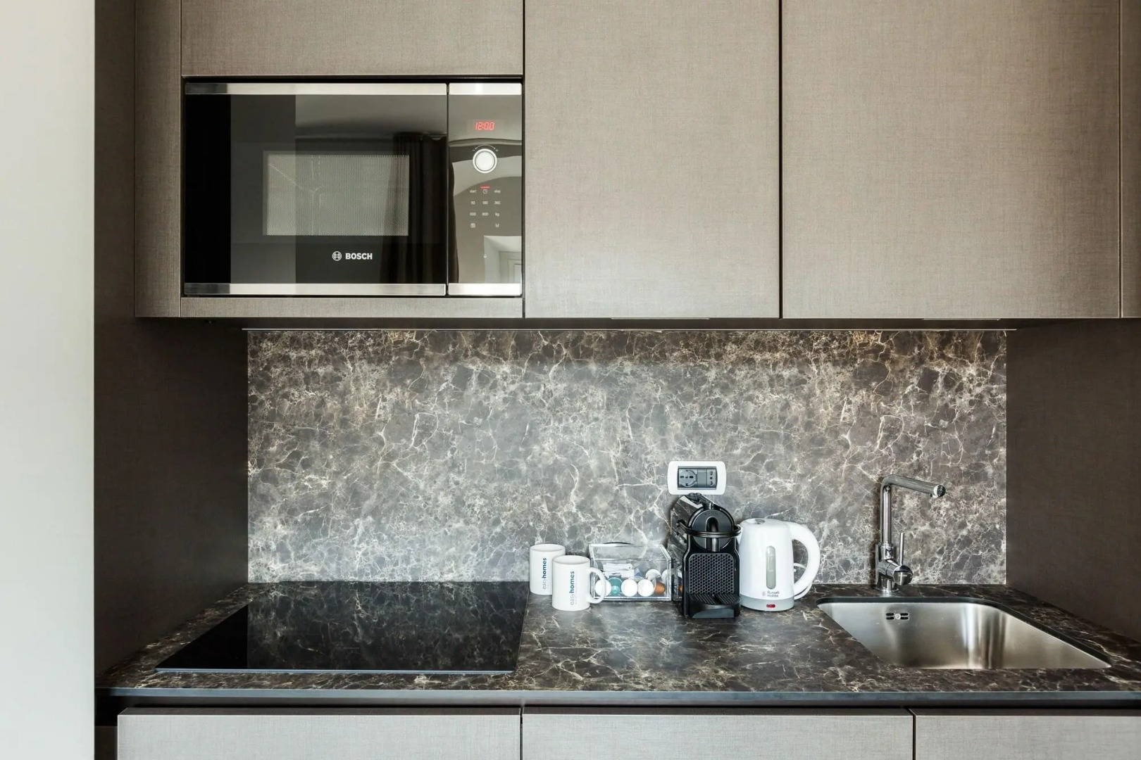 easyhomes - Duomo Suites & Apartments