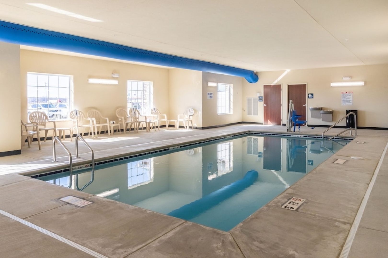 Cobblestone Hotel & Suites - Denmark/Green Bay