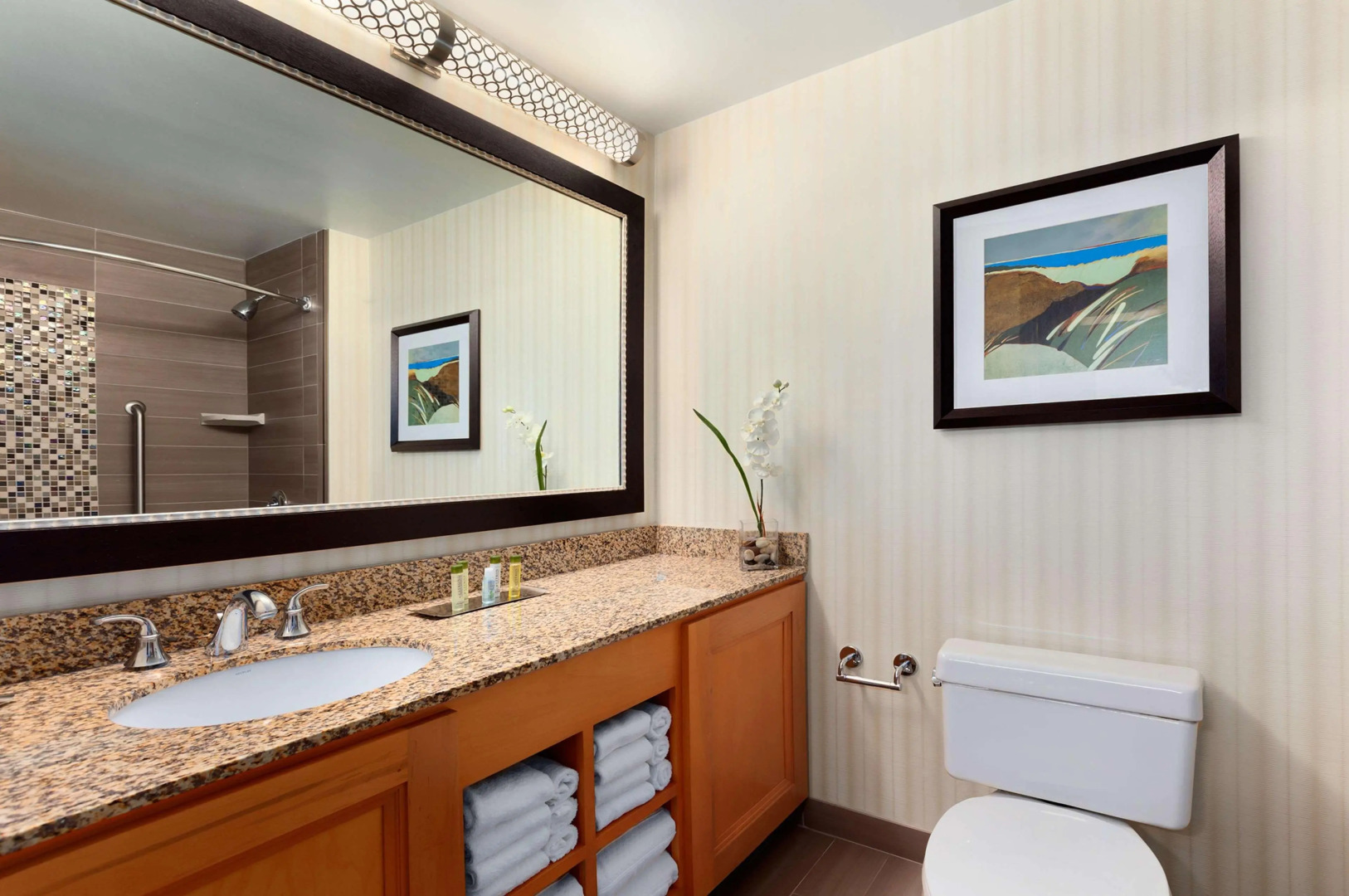 DoubleTree Suites by Hilton Orlando - Disney Springs® Area