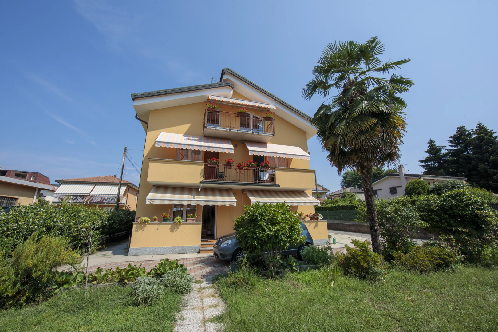Silver Lake Apartment
