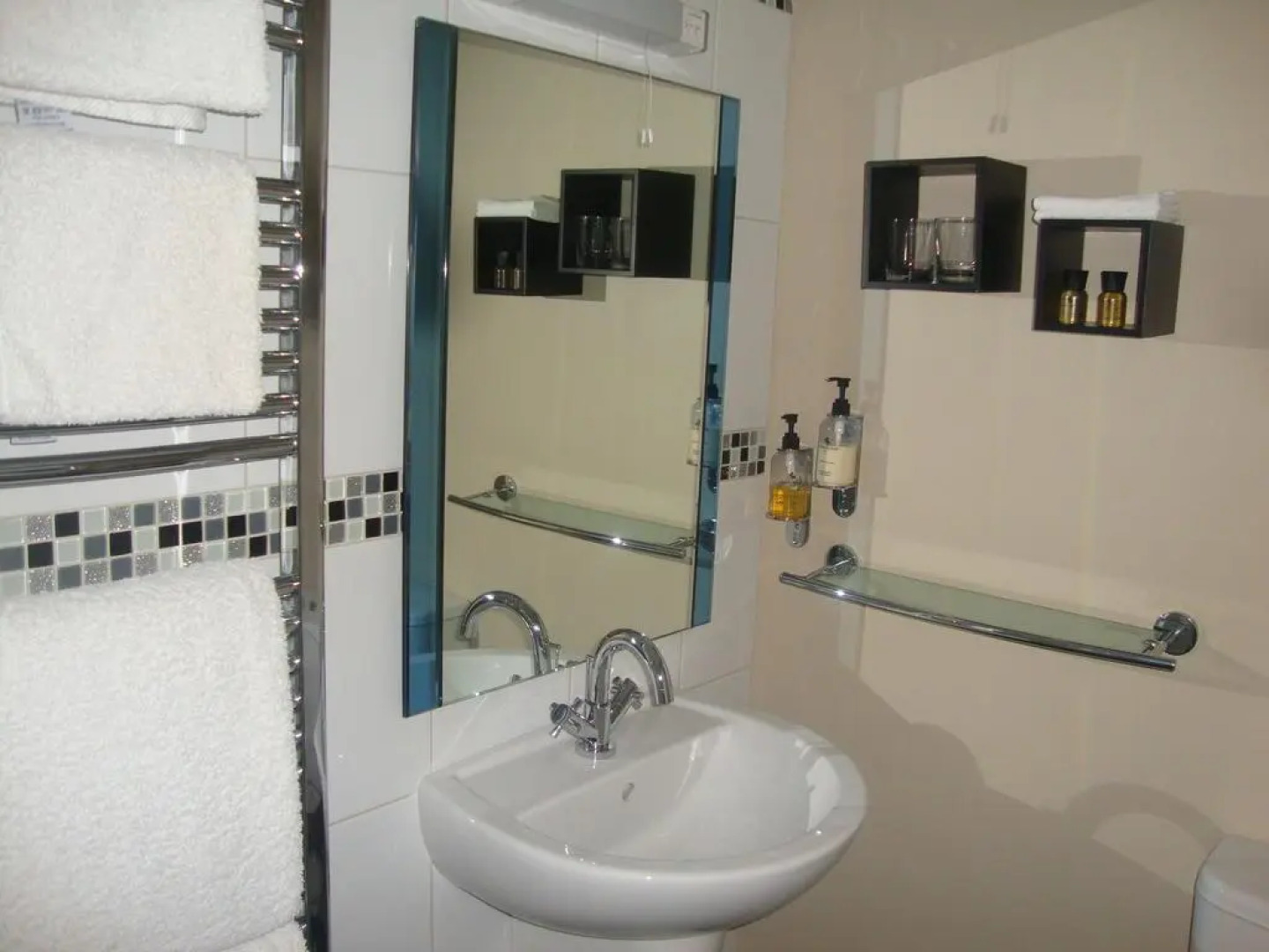 Canal View Bed And Breakfast