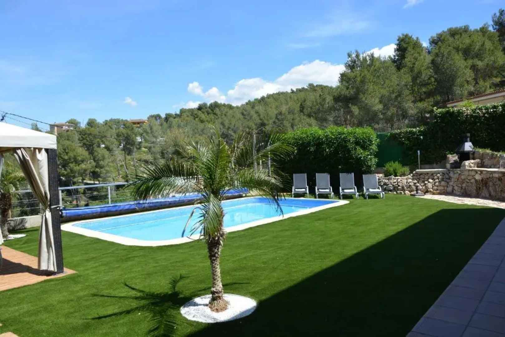 Villa Los Pinos 14 People AC Very confortable Outdoor area View Calm Area 10 minutes Drive From Sitges