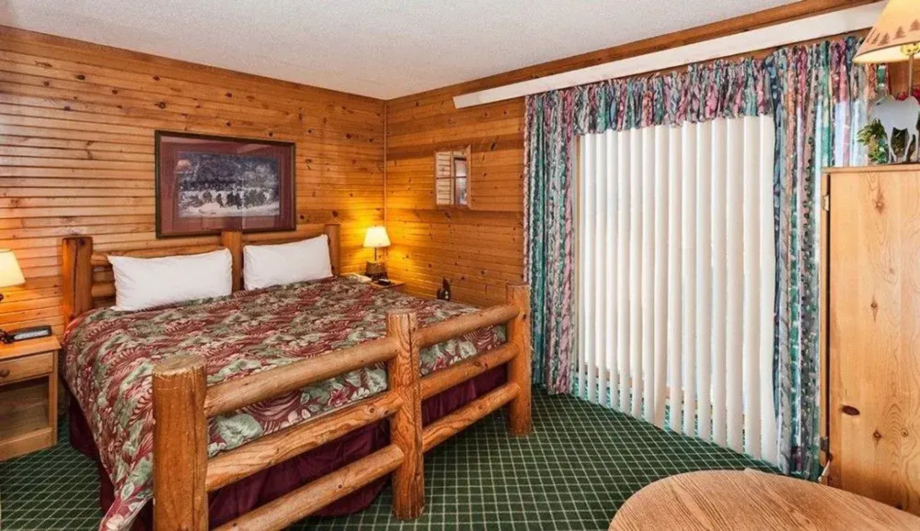 Voyageur Lakewalk Inn