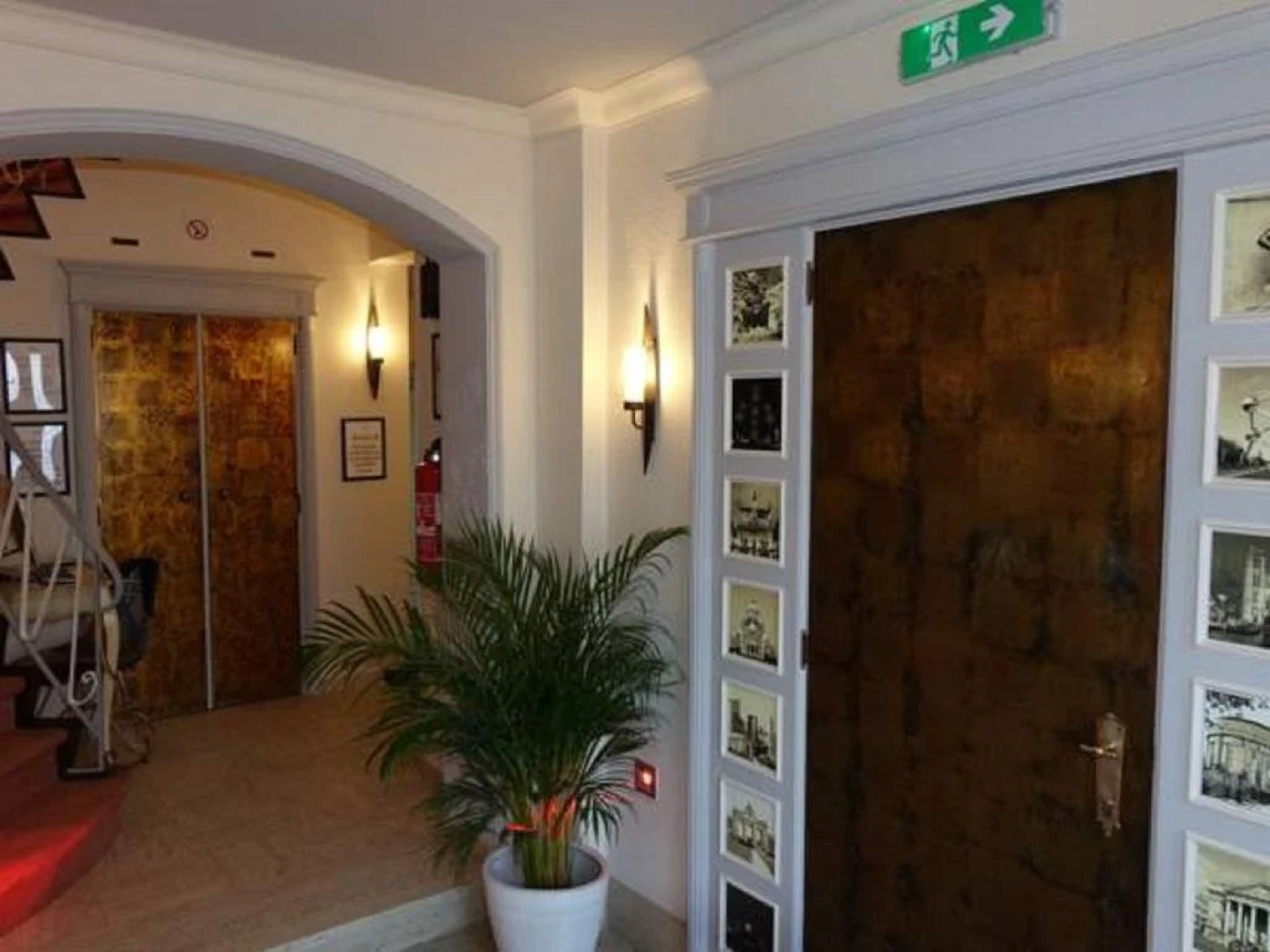 J and R Brussels City Apartment