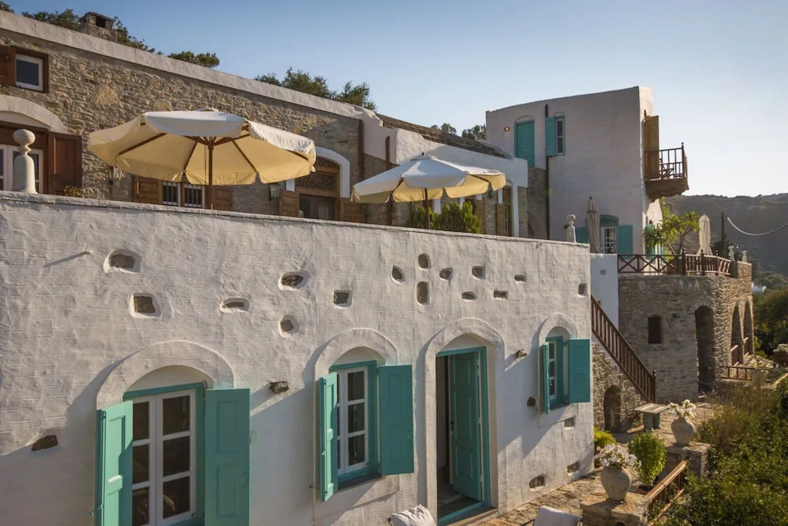 Emporio A Captivating 6-bed Villa in Nimborio