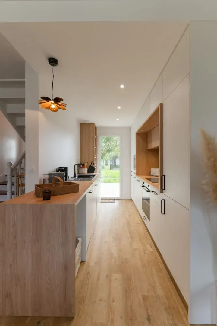 Pretty House on the Edge of the Gr34 Near the sea