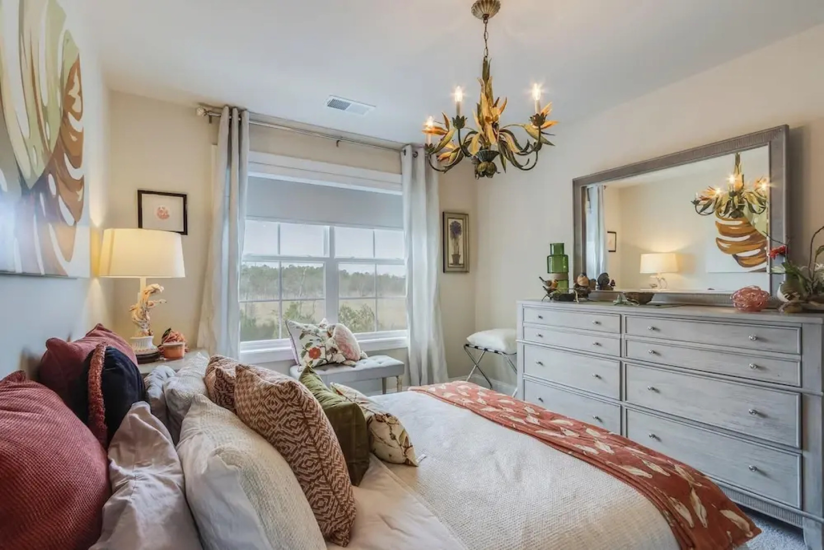 Catalina Circle 21520