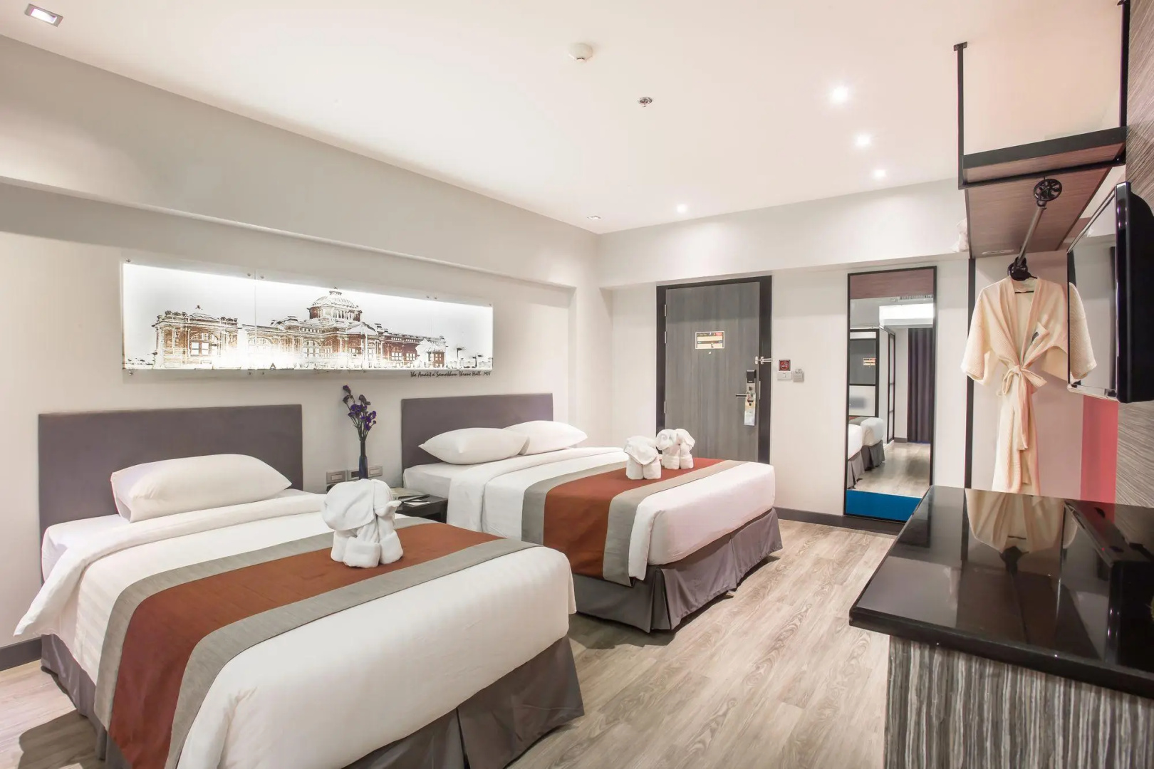 Nouvo City Hotel