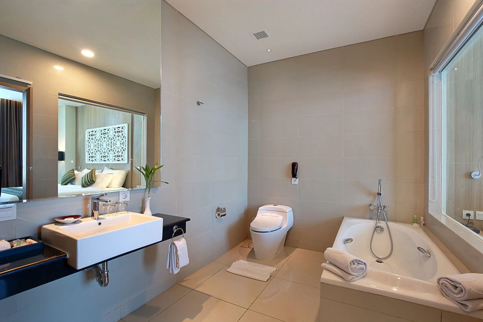 Golden Tulip Galaxy Hotel