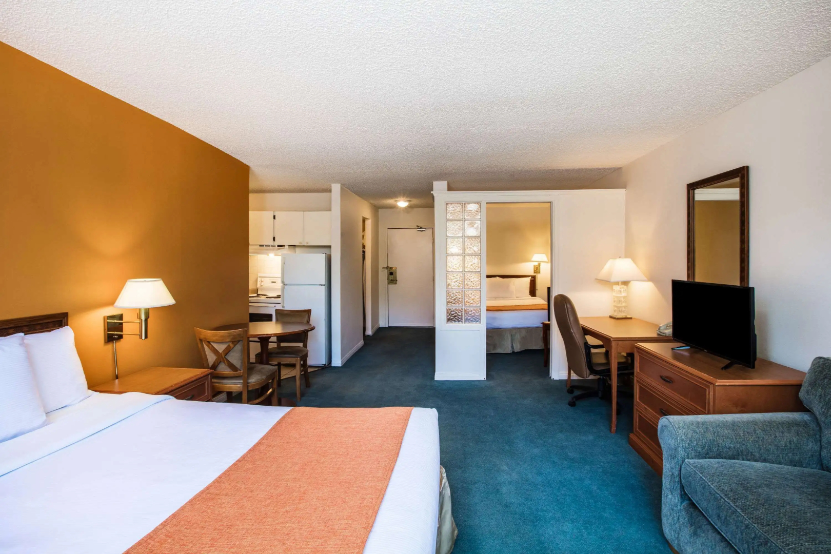 Howard Johnson Hotel - Victoria