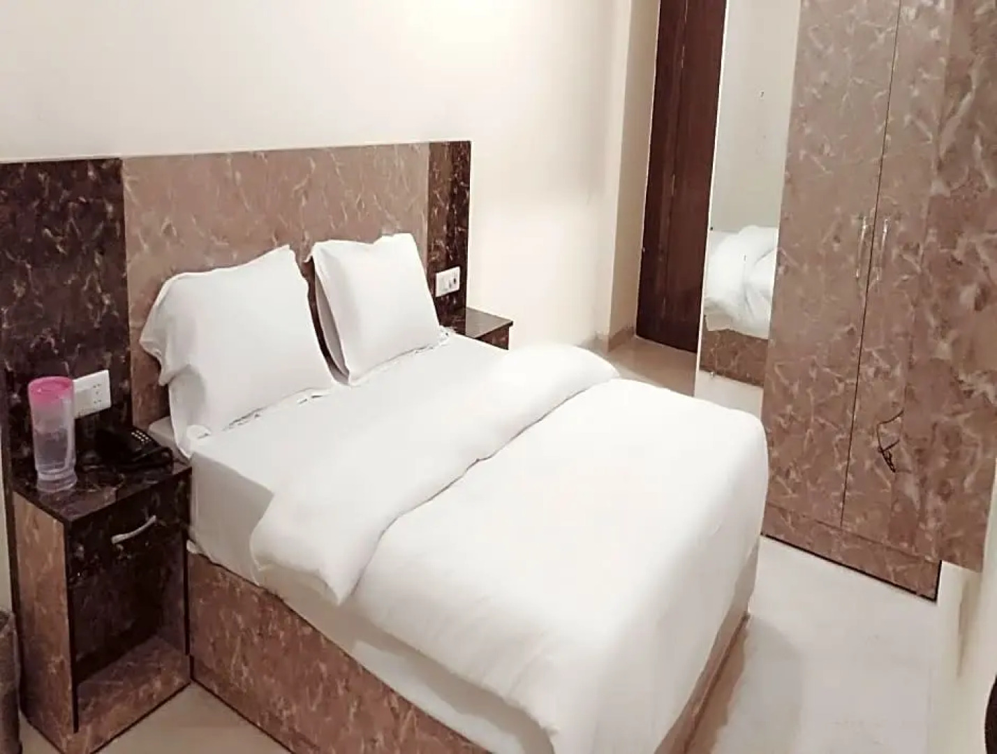 JET FOX By Aero View Hotel, Delhi Airport