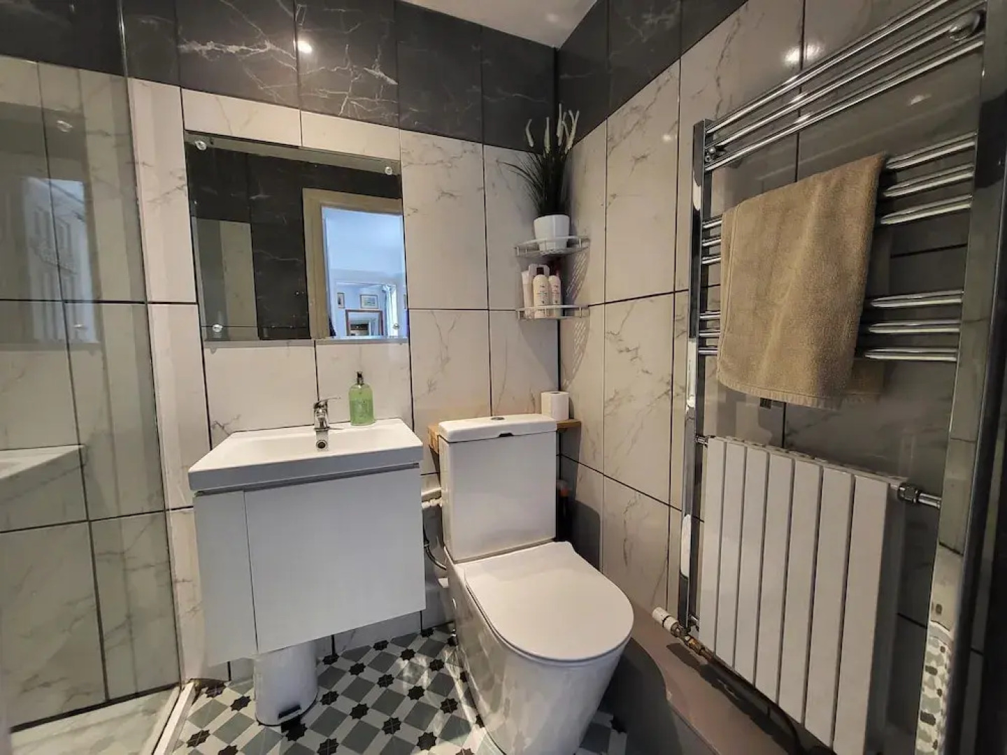 Escape the Ordinary - Dorset Village Vacation