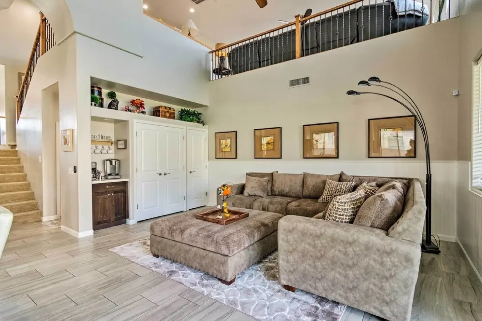 Near Westgate Entertainment District: Home w/ Pool