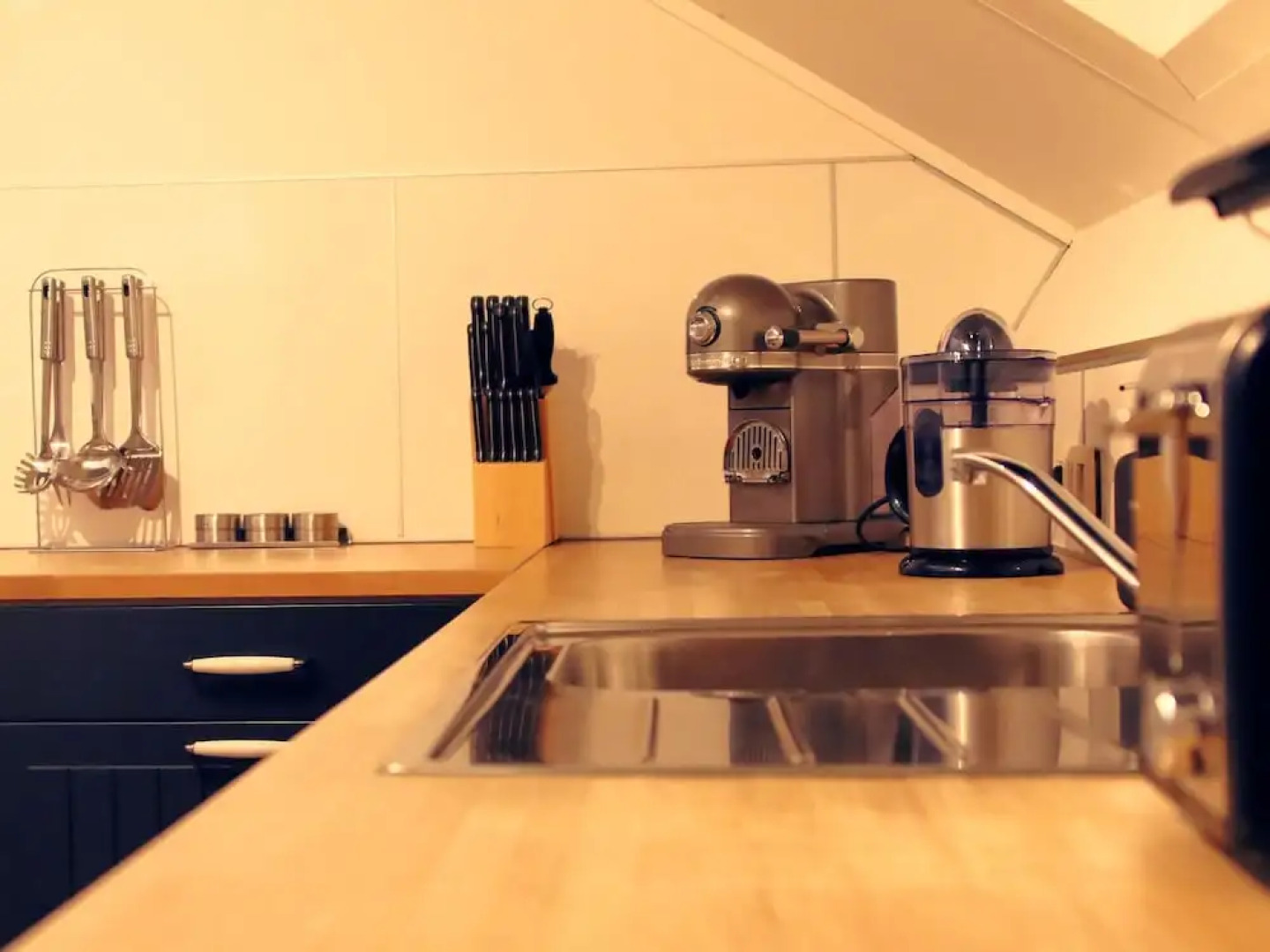 Apartment with One Bedroom in Waterloo, with Wifi