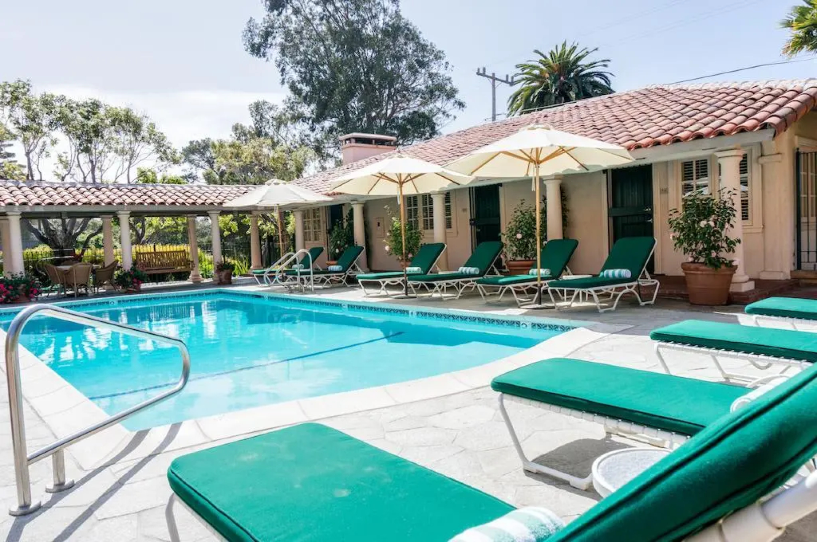 La Playa Hotel