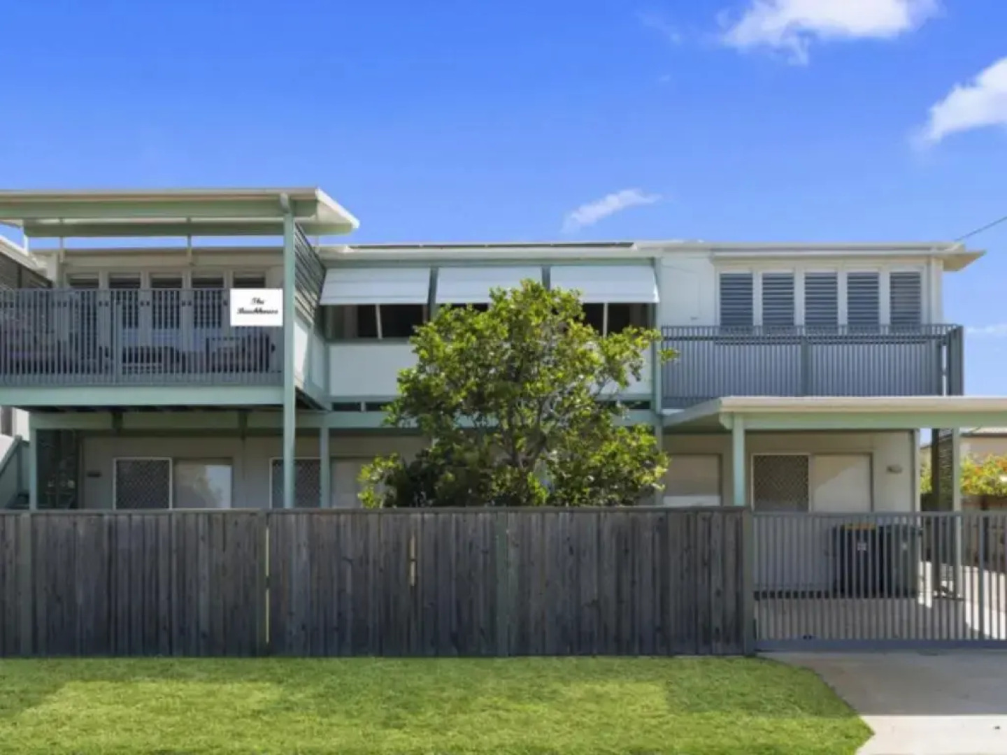 Woorim Beach House with Water Views