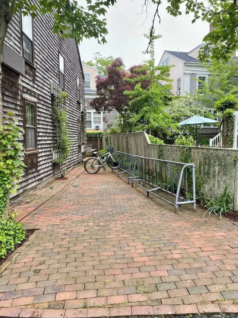 Seven Sea Street Inn