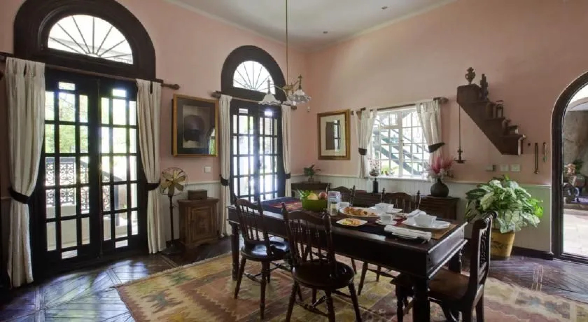 Residence on the Rocks