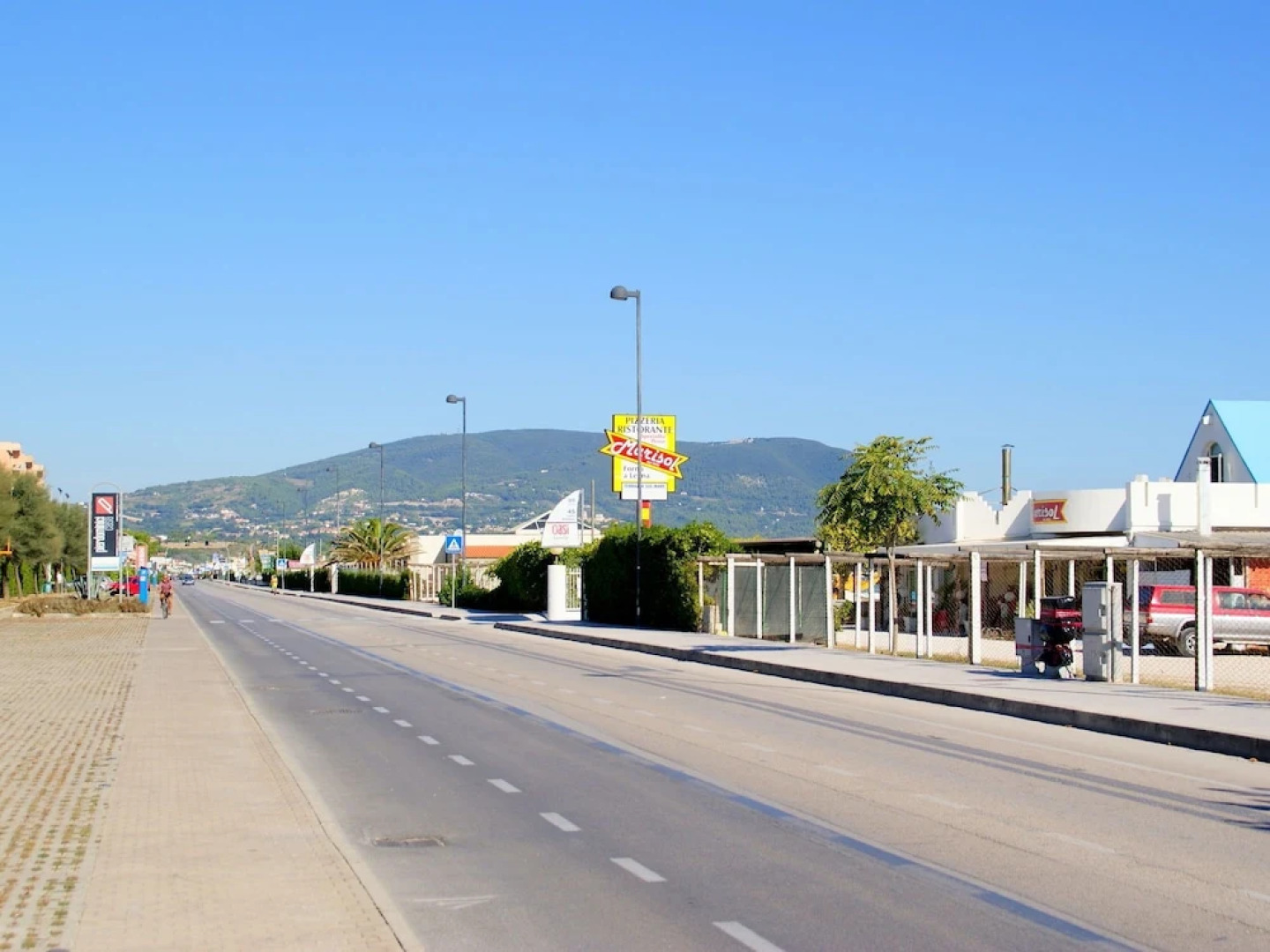 Neat Apartment With air Conditioning Near the Beach
