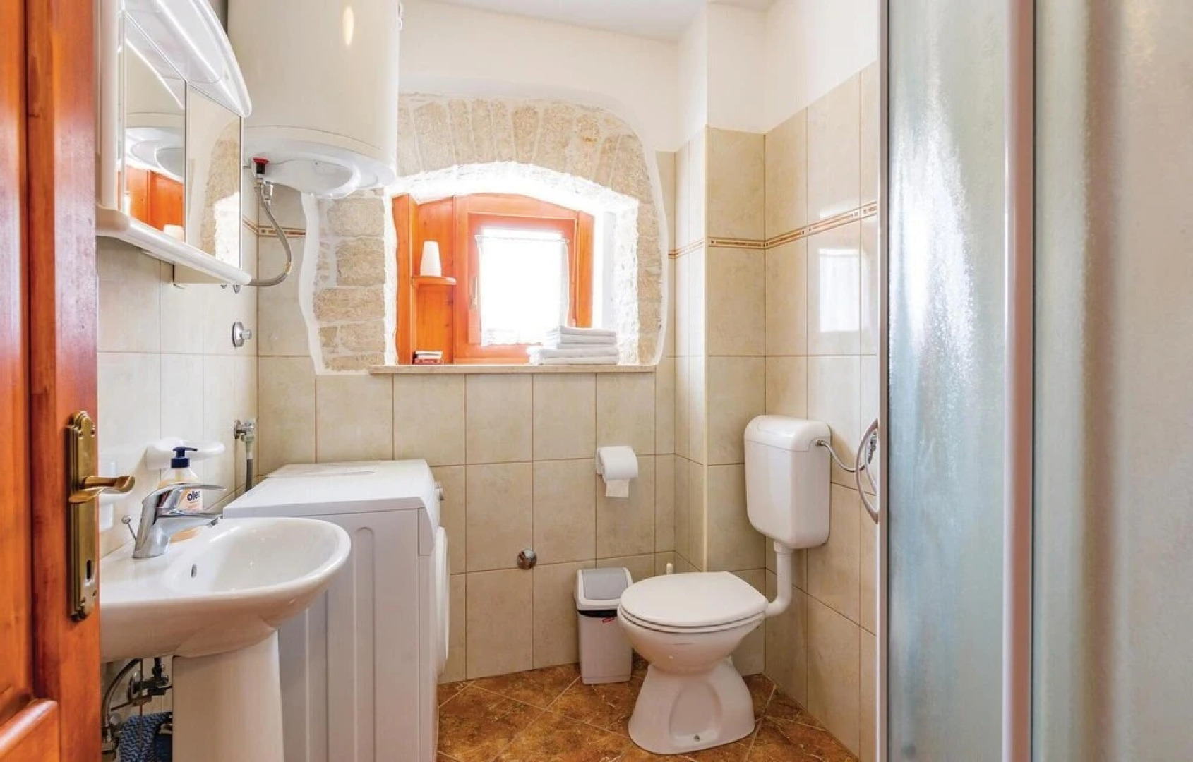 Beautiful Home in Butkovici With Wifi and 2 Bedrooms