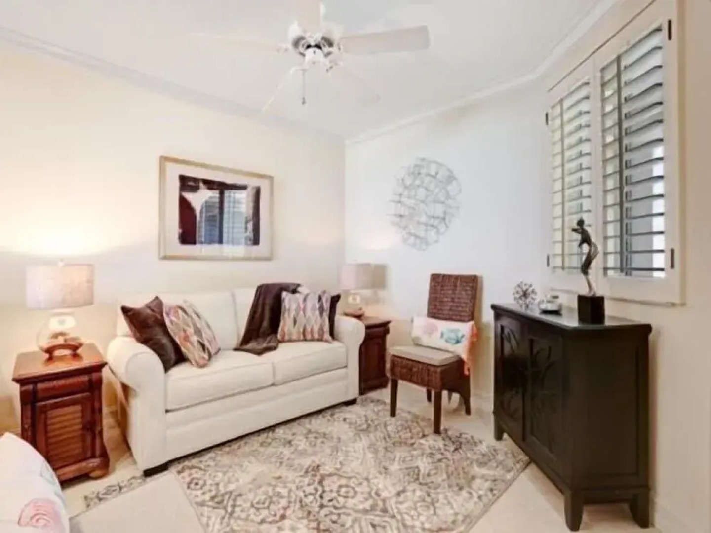 Deluxe Seaside Condo with Pool and Hot Tub by RedAwning