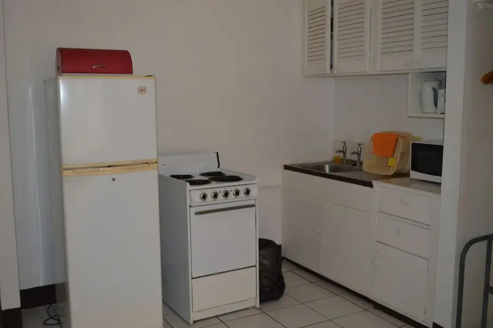 Four Aces Apartments