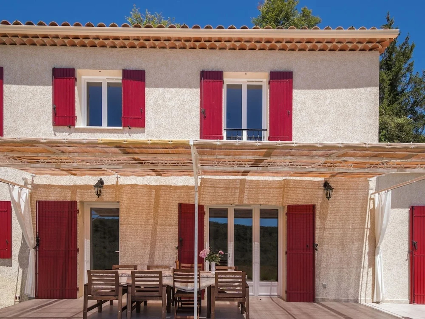 Villa With Guest House, 2 Swimming Pools, and Wide View