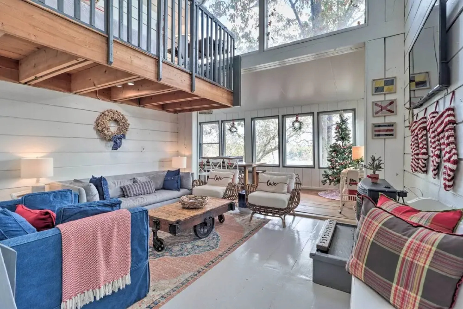 'the Chalet on Sinclair' w/ Private Dock & Kayaks!