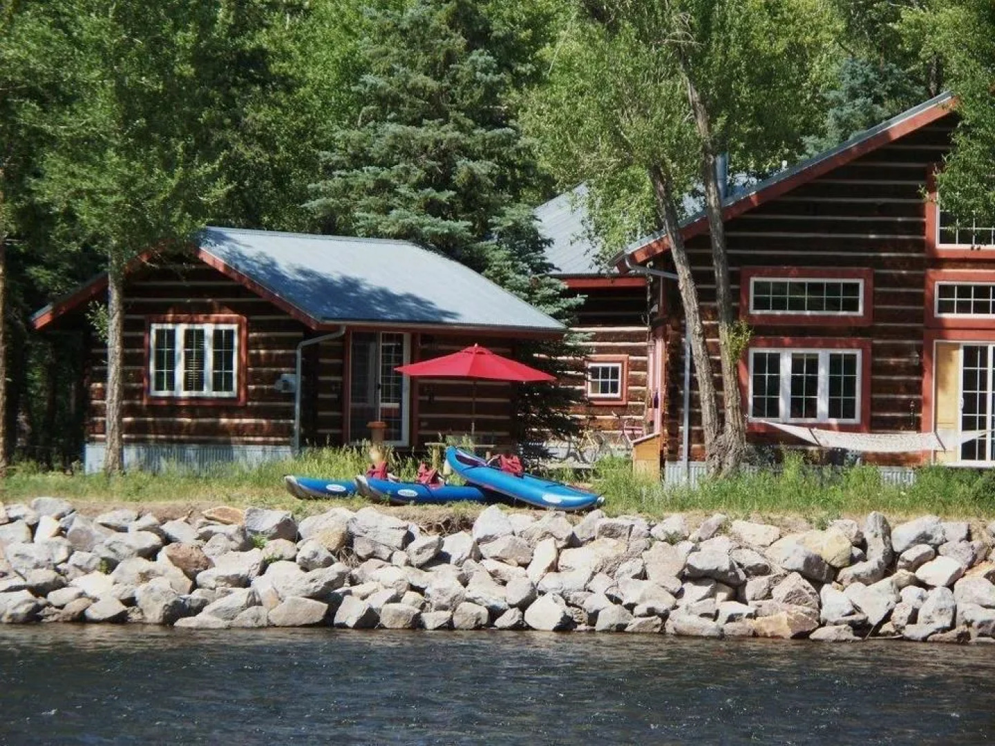 Riverside Meadows Cabins
