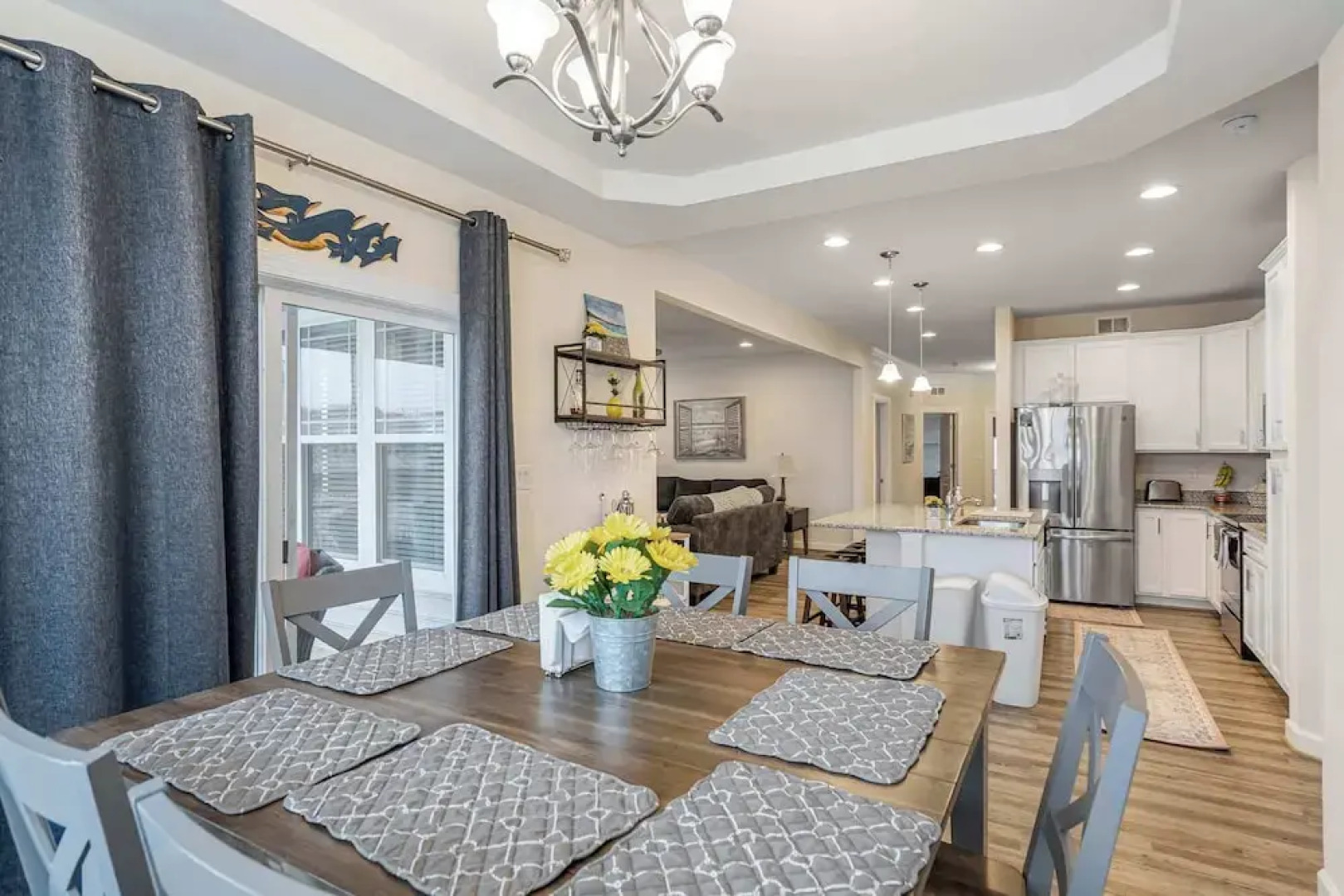 Wild Air Getaway For 12!