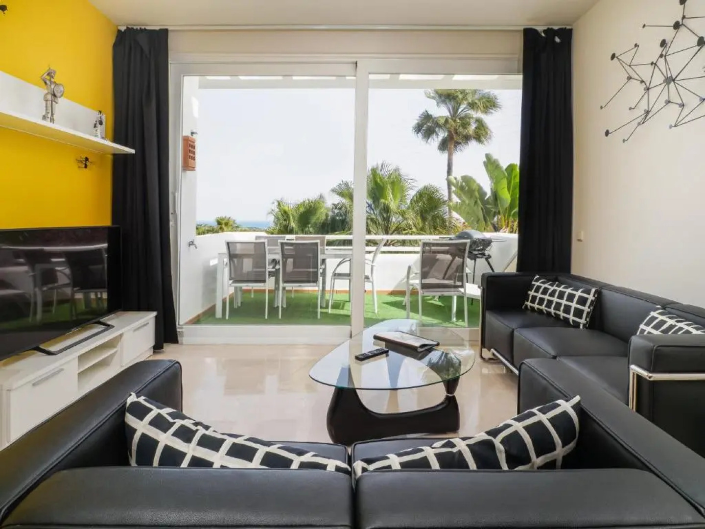 2278-Modern apt in the Alcazaba Lagoon