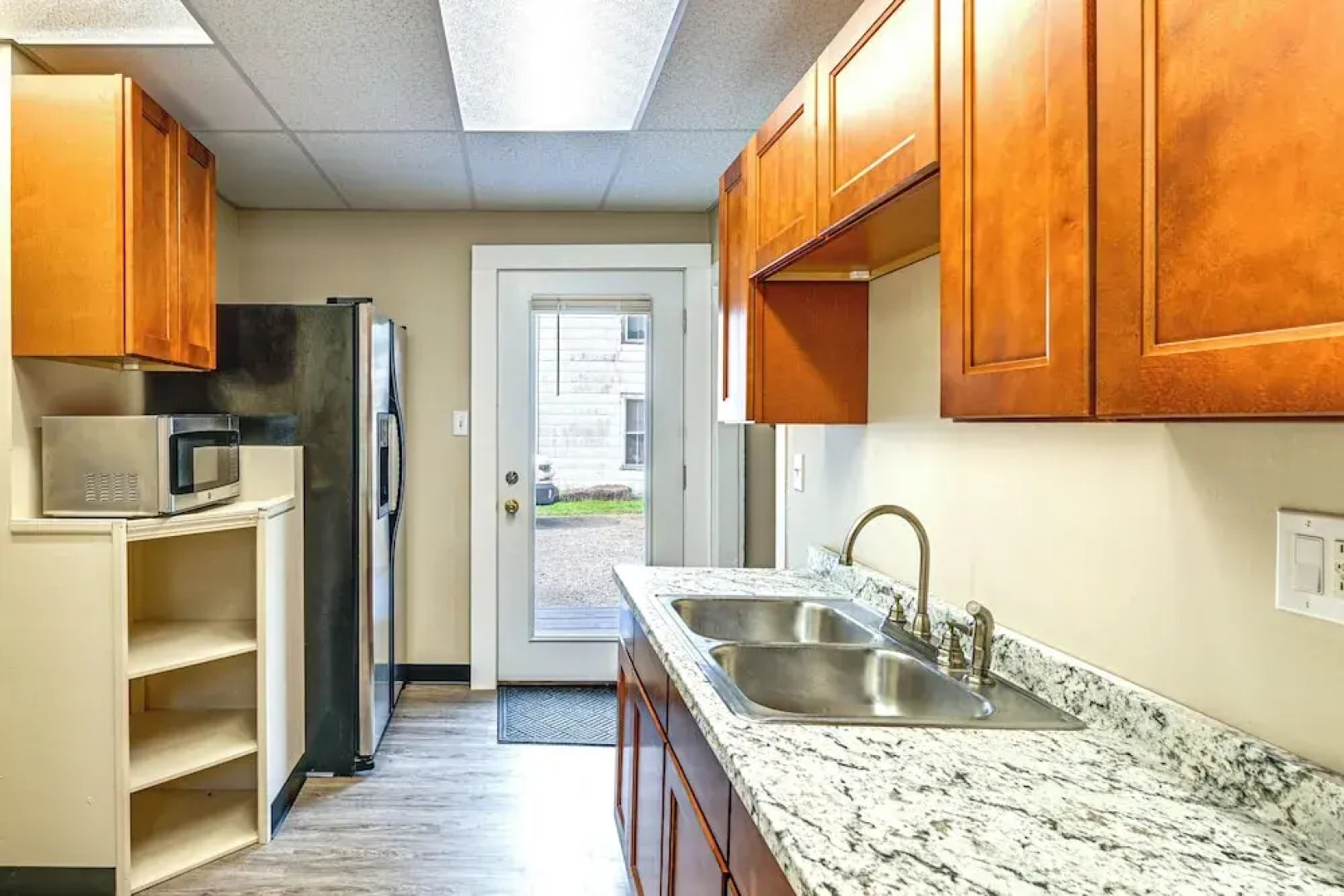 Near Cayuga Wine Trail: Seneca Falls Convenience!