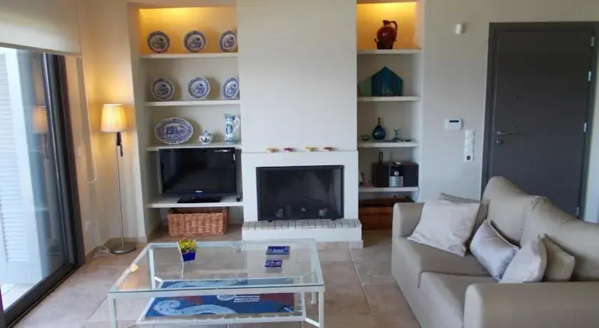 Skaloma Villas Art 1