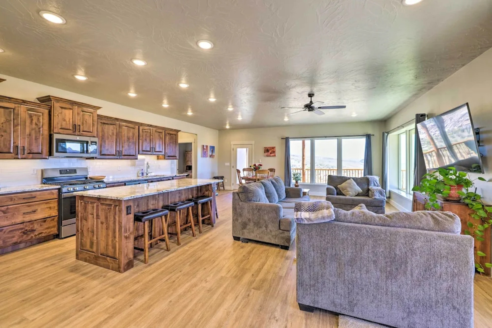 Stunning Adobe Home Overlooking Silver Reef