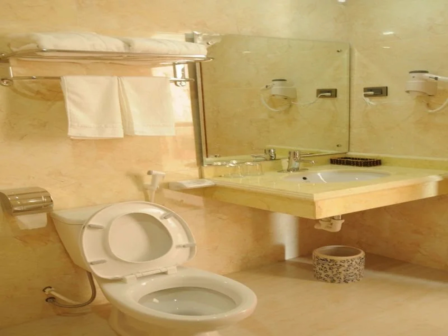 Phoenix 3 International Hotel