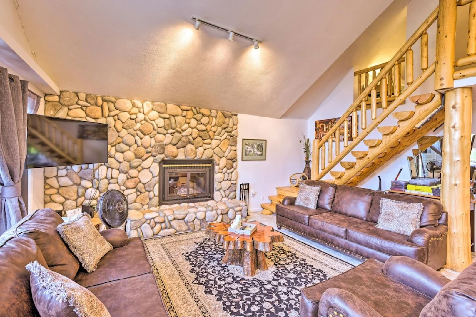 Secluded Bass Lake Cabin, 9 Mi. to Traverse City!