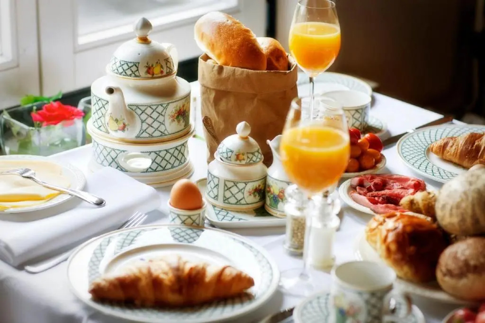 Aubergine Logeren & Dineren