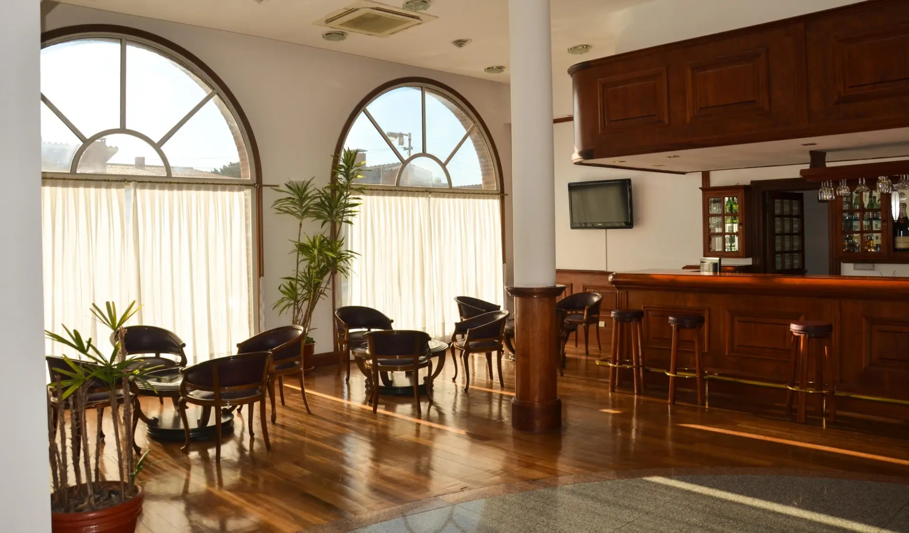Hotel Reviens