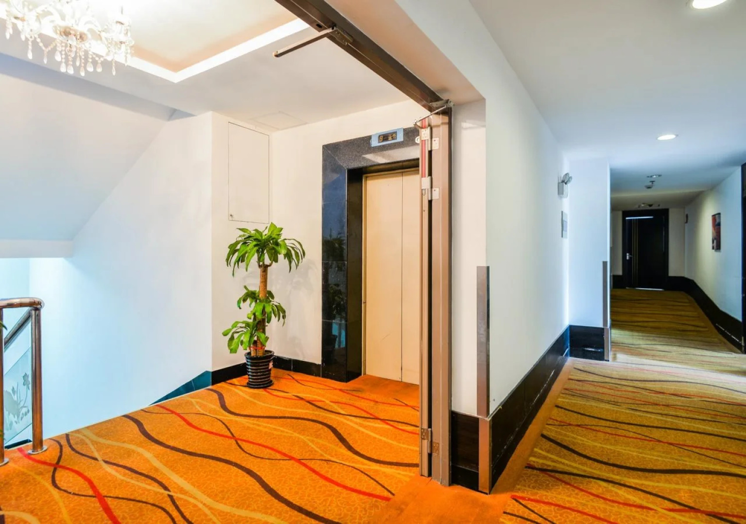 Shanghai Joyful Star Hotel