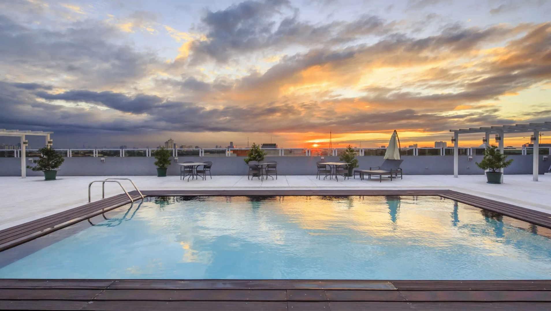 Microtel by Wyndham UP Technohub